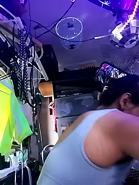 gurlnips online show from March 28, 2026, 12:11 am