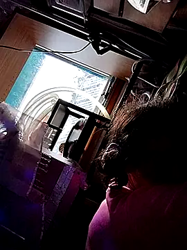 gurlnips online show from October 9, 2025, 9:48 pm