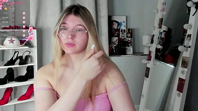 Rebecca Kelly online show from February 25, 2026, 2:45 am