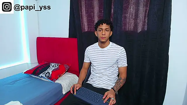 Snapshot of dominic_smith_ chatting on November 15, 2025, 5:17 pm dominic smith online show from November 15, 2025, 5:17 pm