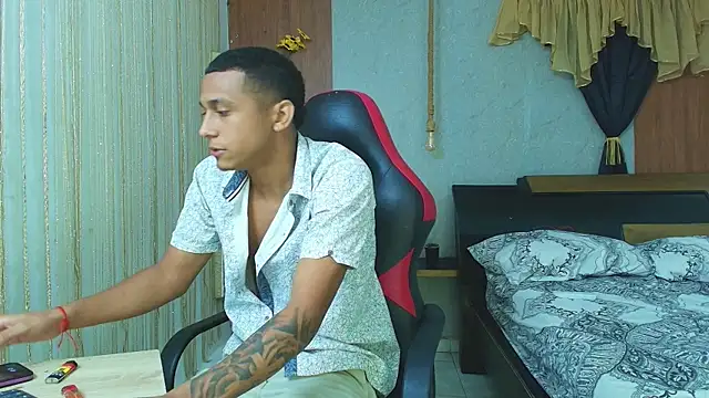 dominic smith  online show from June 10, 2026, 4:35 am