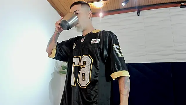 DrakeNeumann online show from October 13, 2025, 3:30 am