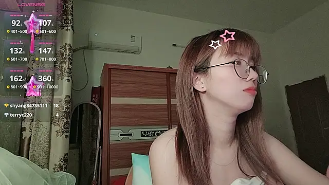 Lili 666 online show from April 15, 2026, 7:58 pm