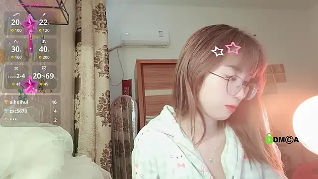 Snapshot of Lili_666 chatting on March 4, 2026, 5:48 am Lili 666 online show from March 4, 2026, 5:48 am