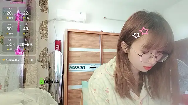 Lili 666 online show from March 13, 2026, 5:23 am