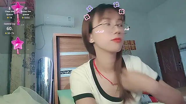 Lili 666 online show from June 18, 2026, 7:18 am