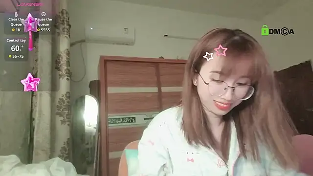 Snapshot of Lili_666 chatting on February 7, 2026, 6:05 pm Lili 666 online show from February 7, 2026, 6:05 pm