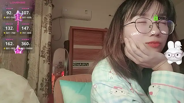 Lili 666 online show from November 25, 2025, 5:46 pm