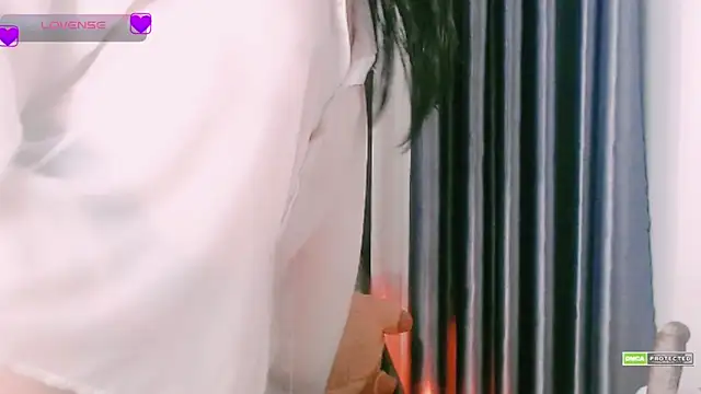 Snapshot of Na_baby chatting on December 17, 2025, 2:11 pm Na baby online show from December 17, 2025, 2:11 pm