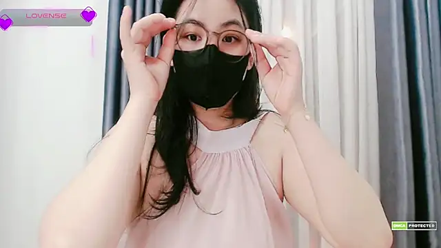 Snapshot of Na_baby chatting on November 18, 2025, 3:48 pm Na baby online show from November 18, 2025, 3:48 pm