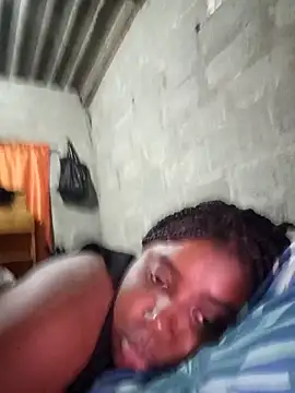 Snapshot of Chleo__ chatting on November 1, 2025, 3:35 am Chleo online show from November 1, 2025, 3:35 am