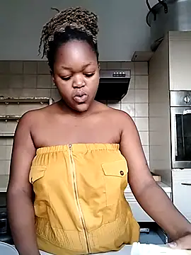 Snapshot of Sexymamibo chatting on January 11, 2026, 4:25 pm Sexymamibo online show from January 11, 2026, 4:25 pm