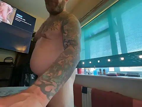 Tattooednakedguy online show from April 7, 2026, 3:14 pm