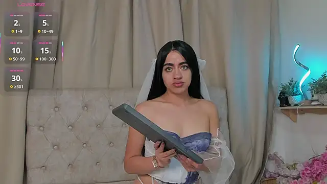 KasiaNoir  online show from October 28, 2025, 12:37 pm