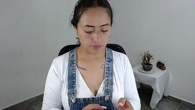 Snapshot of jjulietha95 chatting on April 28, 2026, 2:27 am jjulietha95 online show from April 28, 2026, 2:27 am