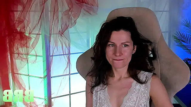 April o Nill online show from November 9, 2025, 7:12 am