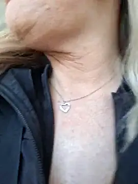 Fantasie-Hot-Sarah online show from March 8, 2025, 1:47 pm