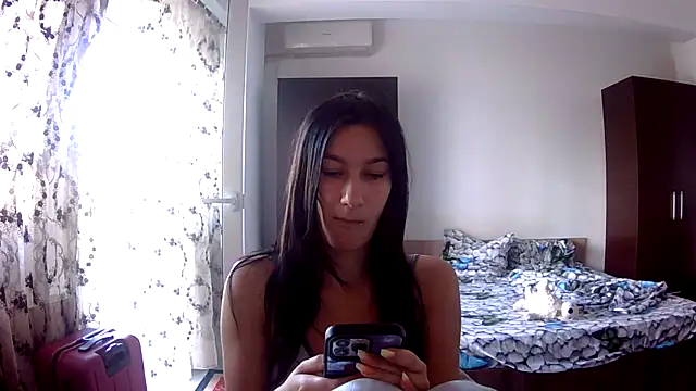 AnnnMary online show from September 11, 2025, 10:59 am