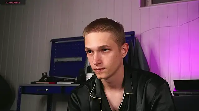 dustyn fox online show from September 24, 2025, 4:35 pm