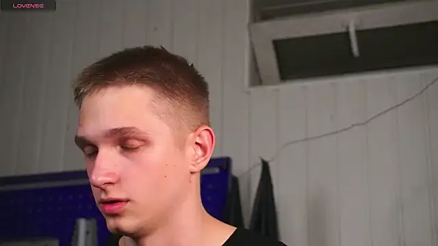 dustyn fox online show from October 30, 2025, 3:31 pm