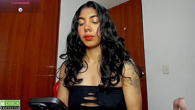 jasmine bunny  online show from February 28, 2026, 7:35 pm