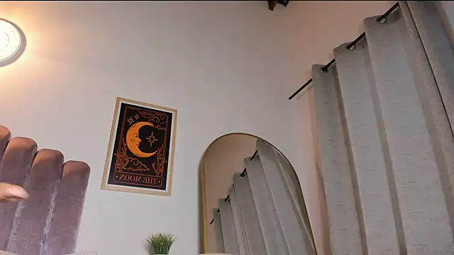 sky caroline online show from October 21, 2025, 9:14 pm