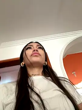 Effy Bonny online show from November 4, 2025, 9:18 pm