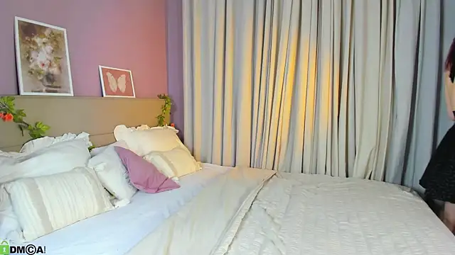 Snapshot of Dearly_Emily chatting on June 24, 2026, 5:22 pm Dearly Emily online show from June 24, 2026, 5:22 pm