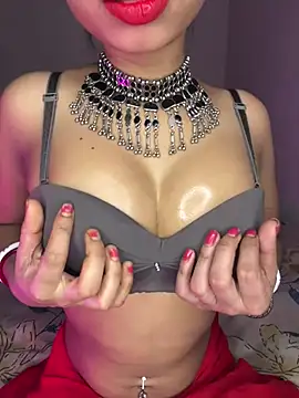 Hot-sexy222 online show from March 21, 2025, 5:23 pm