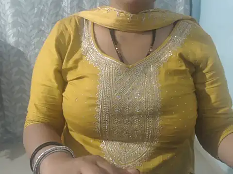 Snapshot of cute-priy chatting on February 28, 2025, 5:15 am cute-priy online show from February 28, 2025, 5:15 am