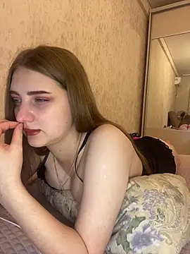 MollyDolle online show from October 29, 2025, 9:36 pm