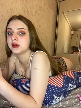 MollyDolle online show from February 25, 2026, 6:52 pm