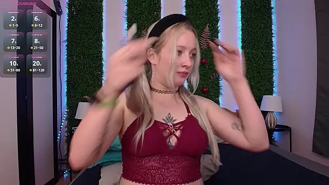 Snapshot of Nicole__Aniston_ chatting on January 13, 2025, 8:58 pm Nicole Aniston online show from January 13, 2025, 8:58 pm