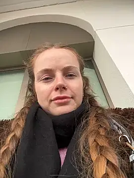 Piinkpandora online show from February 2, 2026, 1:43 pm