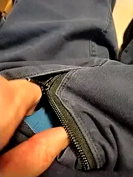 Meriozoro online show from November 18, 2025, 3:37 pm