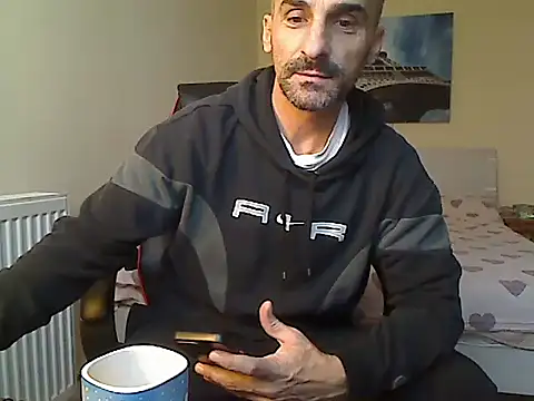 Snapshot of amydamarw chatting on December 18, 2025, 8:19 am amydamarw online show from December 18, 2025, 8:19 am