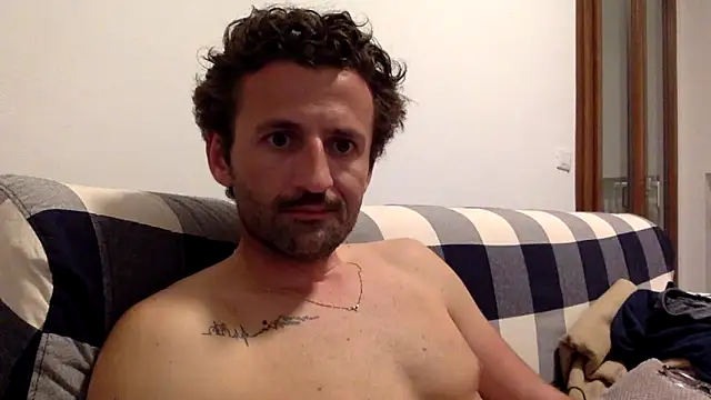 Elwallerox online show from May 4, 2026, 11:29 pm