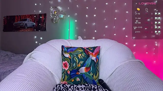 Tanya Acid online show from July 27, 2026, 5:25 am