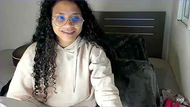 Snapshot of Ama_music chatting on March 19, 2025, 8:23 am Ama music online show from March 19, 2025, 8:23 am