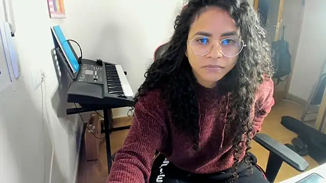 Snapshot of Ama_music chatting on October 6, 2025, 8:37 am Ama music online show from October 6, 2025, 8:37 am