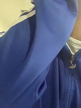 Snapshot of Larabrooks chatting on March 18, 2026, 5:47 pm Larabrooks online show from March 18, 2026, 5:47 pm