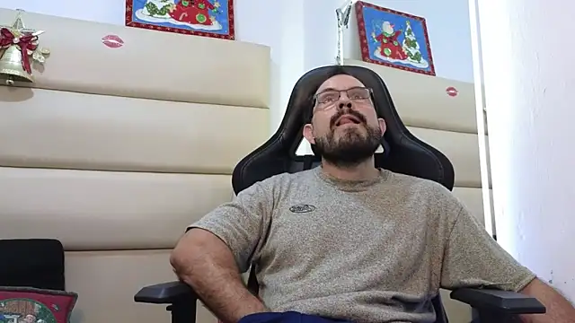 SbasTone Muscle online show from December 19, 2025, 2:52 pm