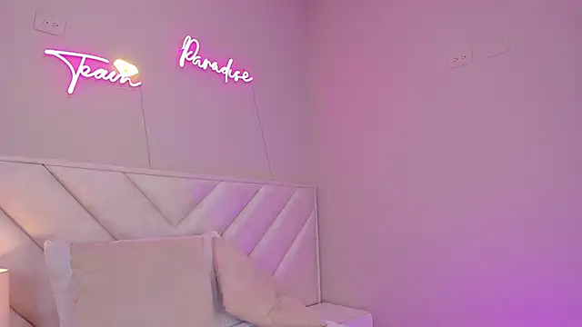  angela x online show from February 18, 2025, 5:42 pm