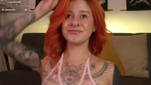 Snapshot of Daarlene chatting on September 25, 2025, 10:43 am Daarlene online show from September 25, 2025, 10:43 am