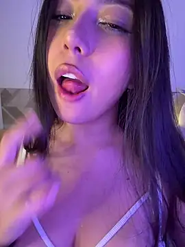 Maii chan online show from July 24, 2026, 4:52 am