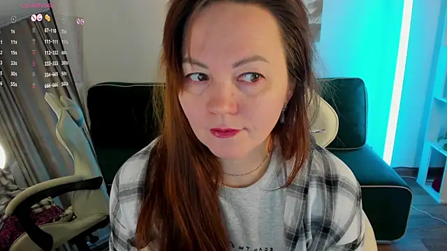 Snapshot of VanessaSmuth chatting on March 3, 2026, 1:56 am VanessaSmuth online show from March 3, 2026, 1:56 am