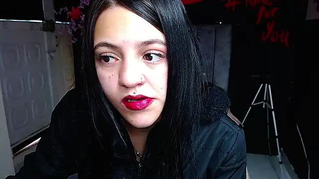 Violettasquirt online show from March 3, 2026, 3:08 pm