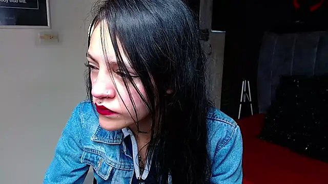 Snapshot of Violettasquirt chatting on February 12, 2026, 6:40 pm Violettasquirt online show from February 12, 2026, 6:40 pm