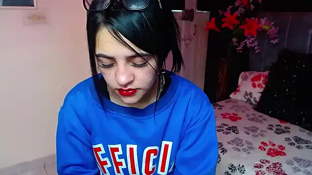 Violettasquirt online show from December 19, 2025, 2:41 pm