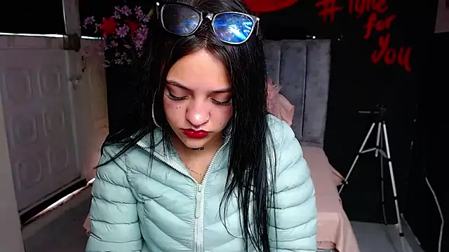 Snapshot of Violettasquirt chatting on March 2, 2026, 1:40 pm Violettasquirt online show from March 2, 2026, 1:40 pm